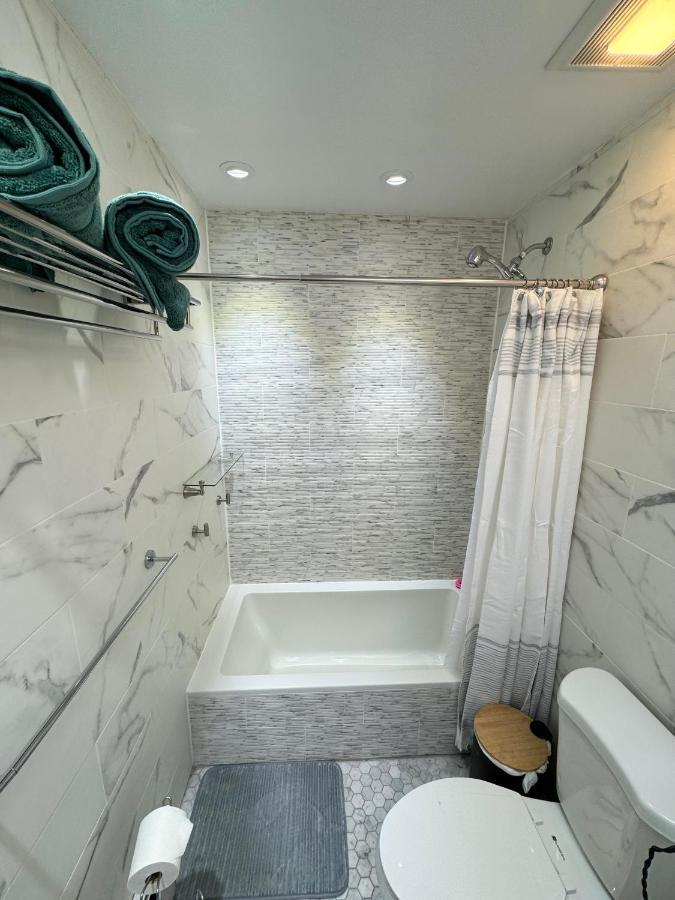 The Waltham Private Room & Bathroom John F Kennedy Jfk Lga Airport Manhattan Penn Station Bullet-Train 15 Min New York Kültér fotó